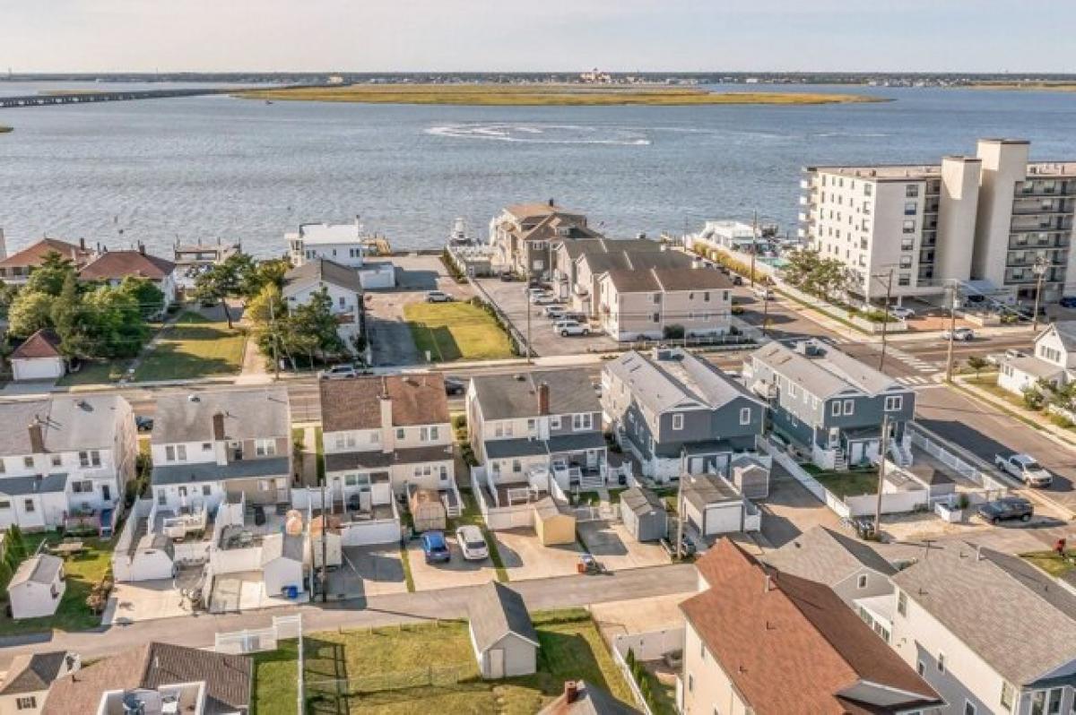 Picture of Home For Sale in Ocean City, New Jersey, United States