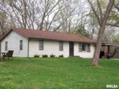 Home For Sale in Carbondale, Illinois