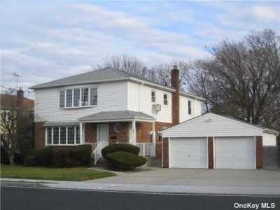 Apartment For Rent in Bethpage, New York