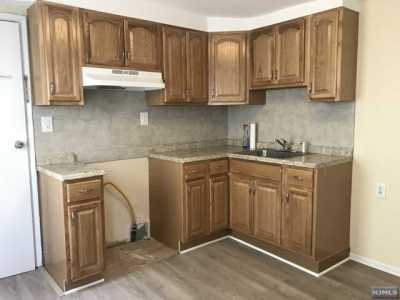 Home For Rent in Newark, New Jersey