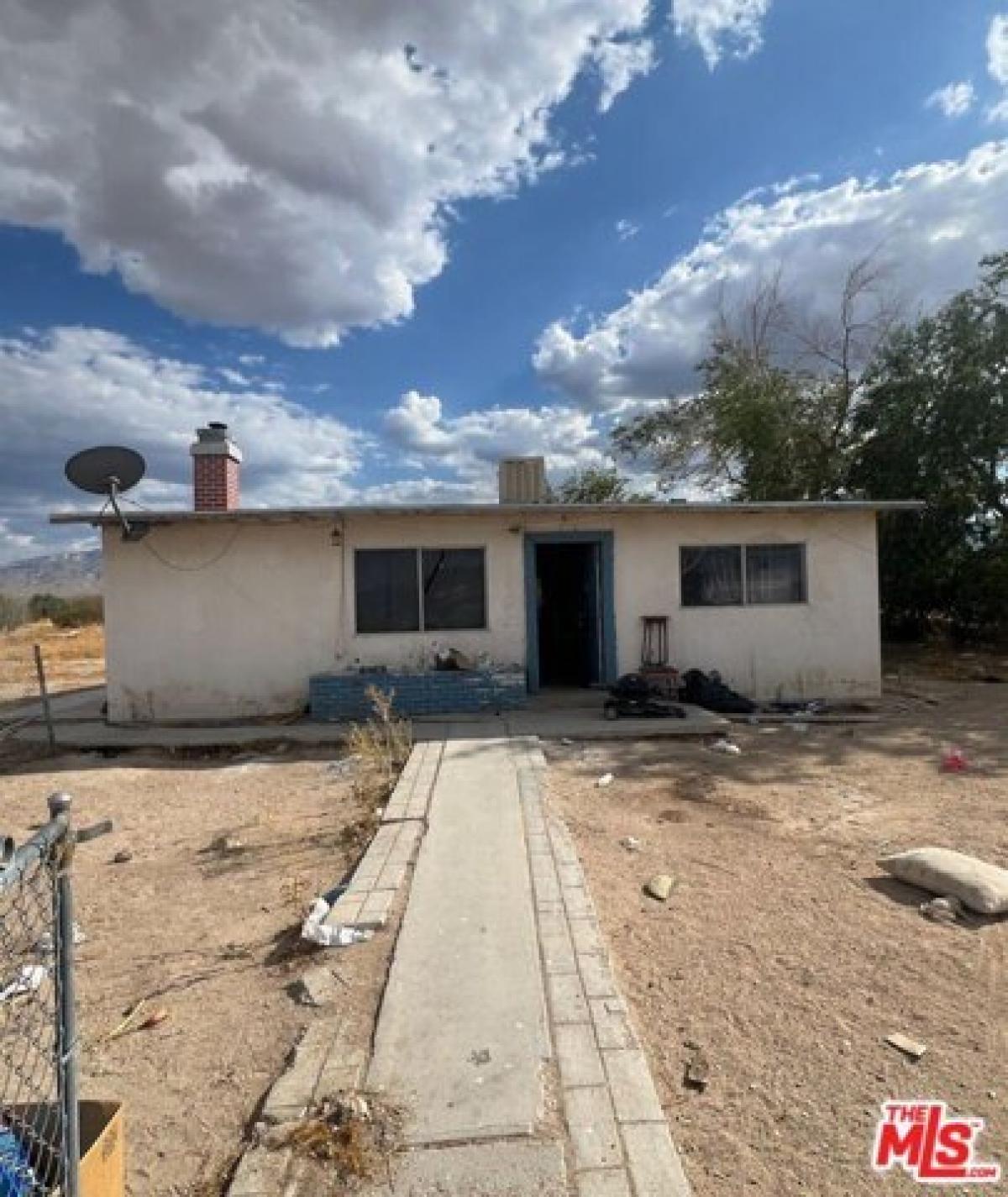 Picture of Home For Sale in Lucerne Valley, California, United States