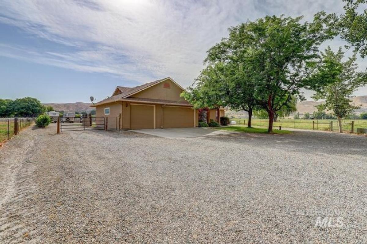 Picture of Home For Sale in Emmett, Idaho, United States