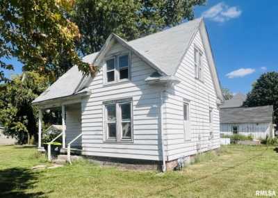 Home For Sale in Jacksonville, Illinois