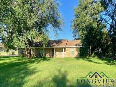 Home For Sale in Gladewater, Texas