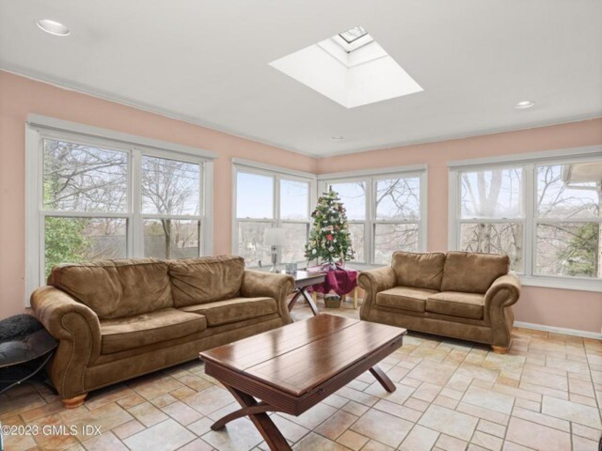 Picture of Home For Sale in Greenwich, Connecticut, United States