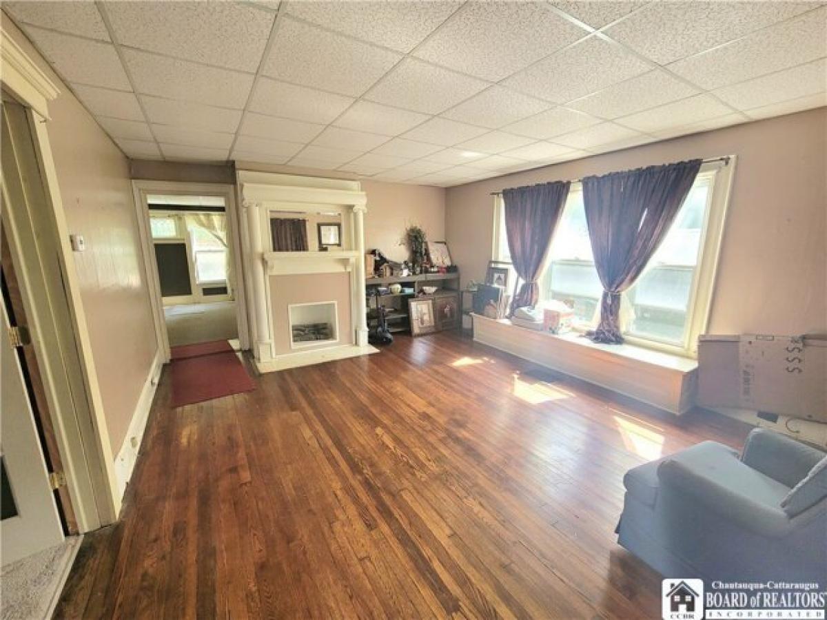 Picture of Home For Sale in Jamestown, New York, United States