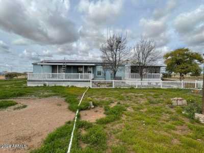 Home For Sale in Wittmann, Arizona