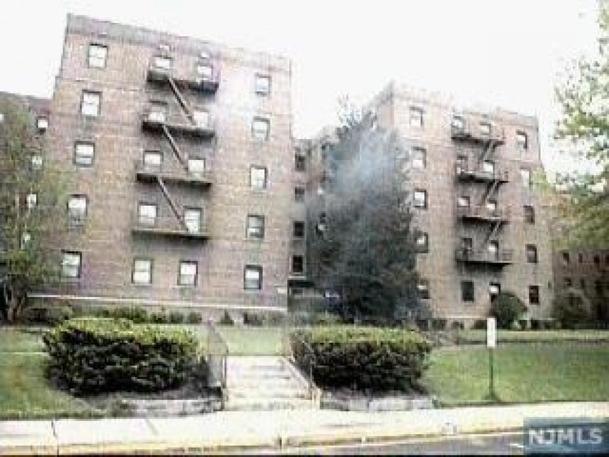 Picture of Home For Rent in Fort Lee, New Jersey, United States