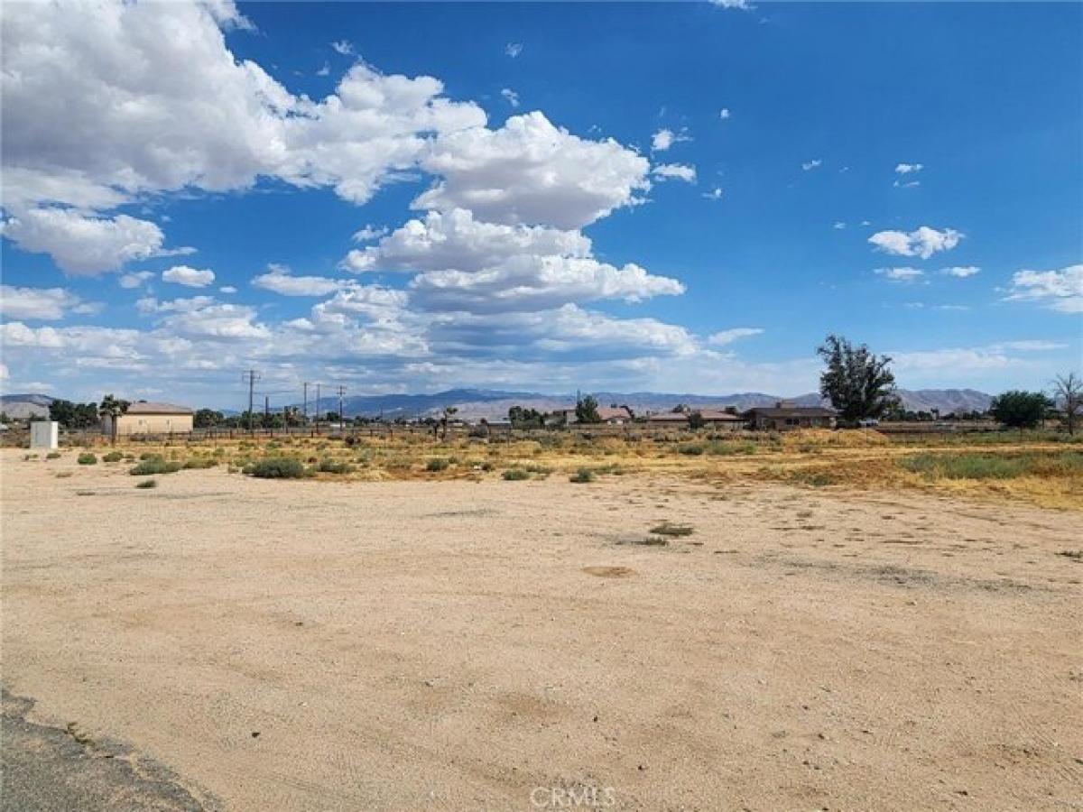 Picture of Residential Land For Sale in Apple Valley, California, United States