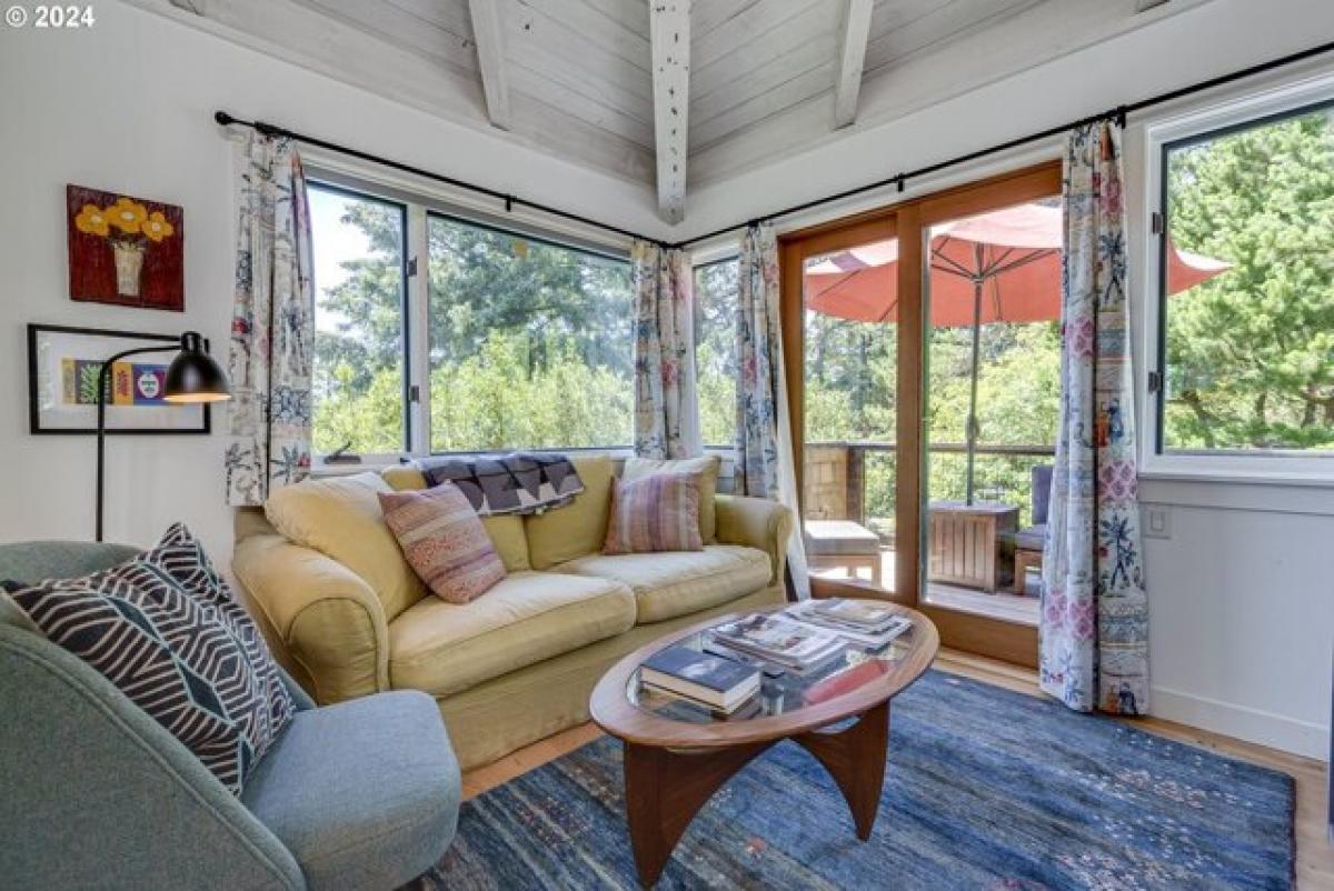 Picture of Home For Sale in Manzanita, Oregon, United States