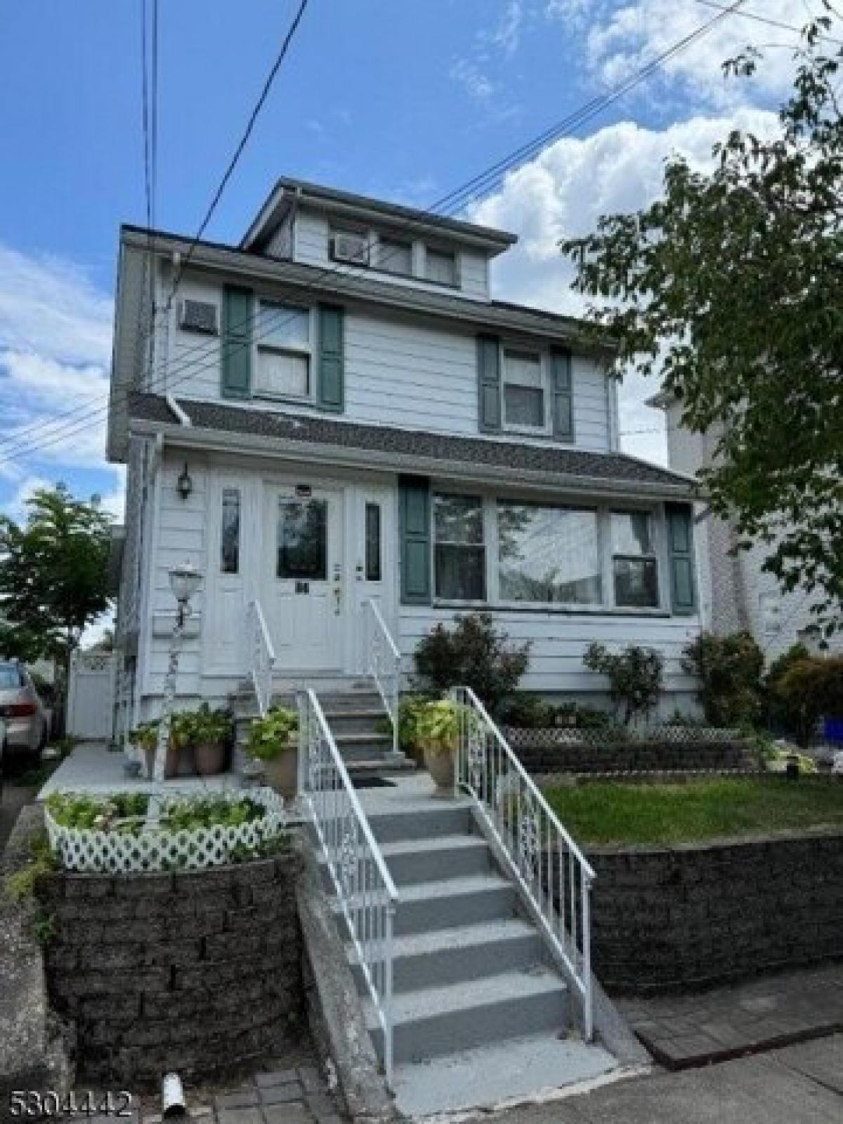 Picture of Home For Sale in Belleville, New Jersey, United States