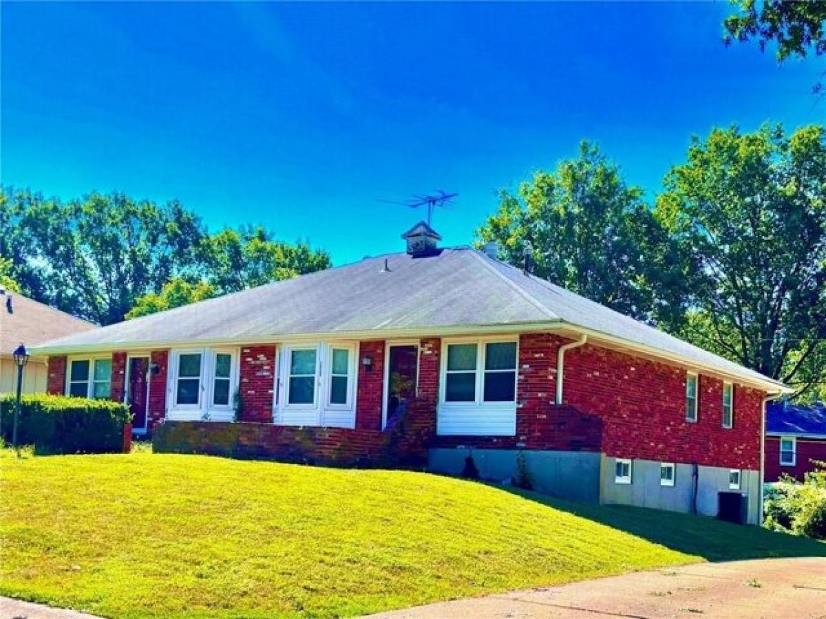 Picture of Home For Sale in Blue Springs, Missouri, United States