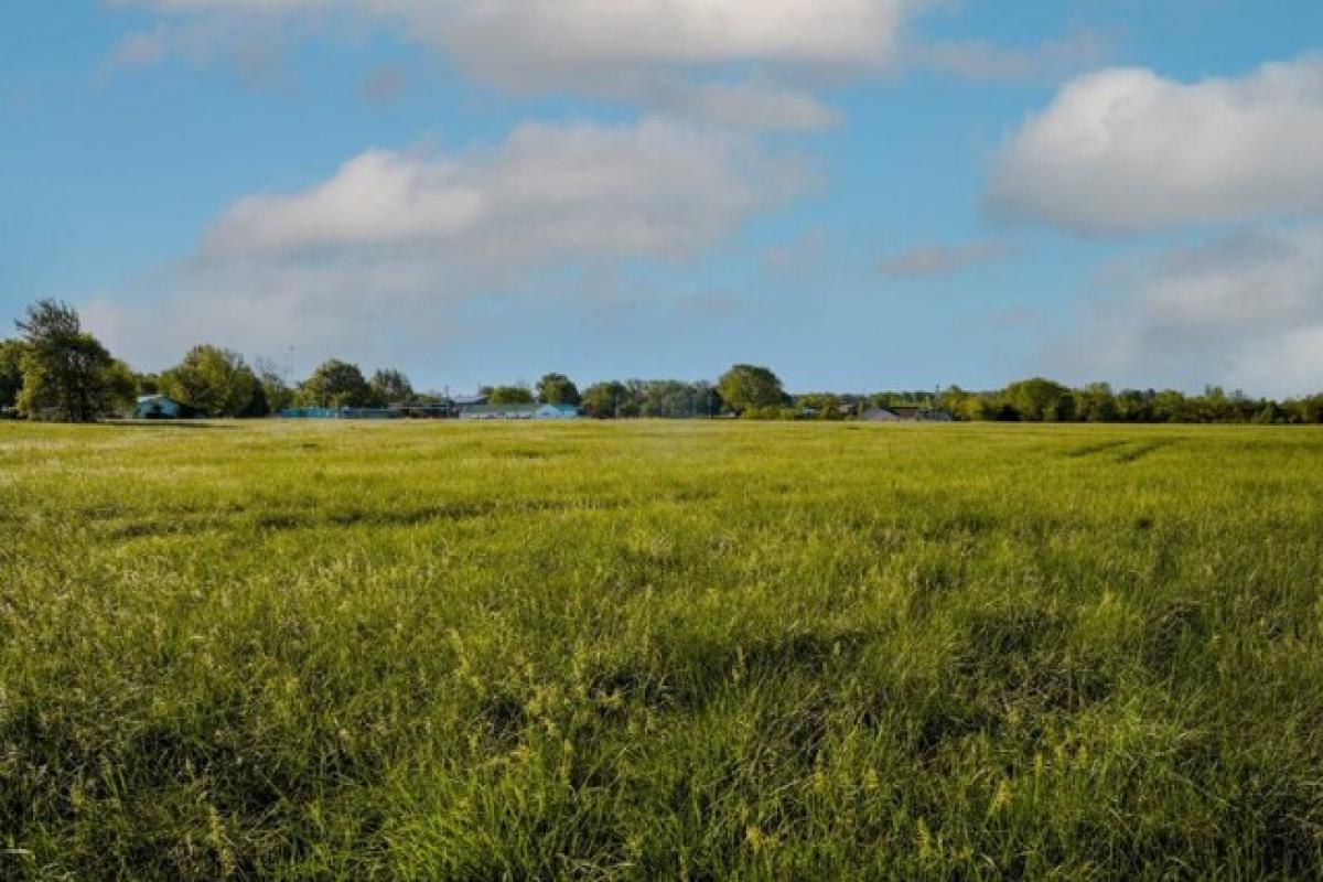 Picture of Home For Sale in Marshfield, Missouri, United States