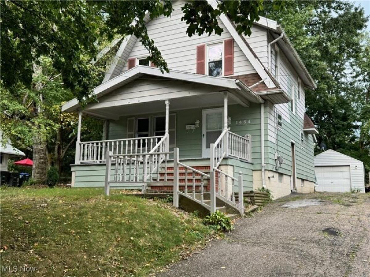 Picture of Home For Sale in Akron, Ohio, United States