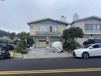 Home For Sale in Daly City, California