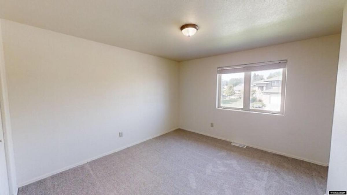 Picture of Home For Sale in Casper, Wyoming, United States