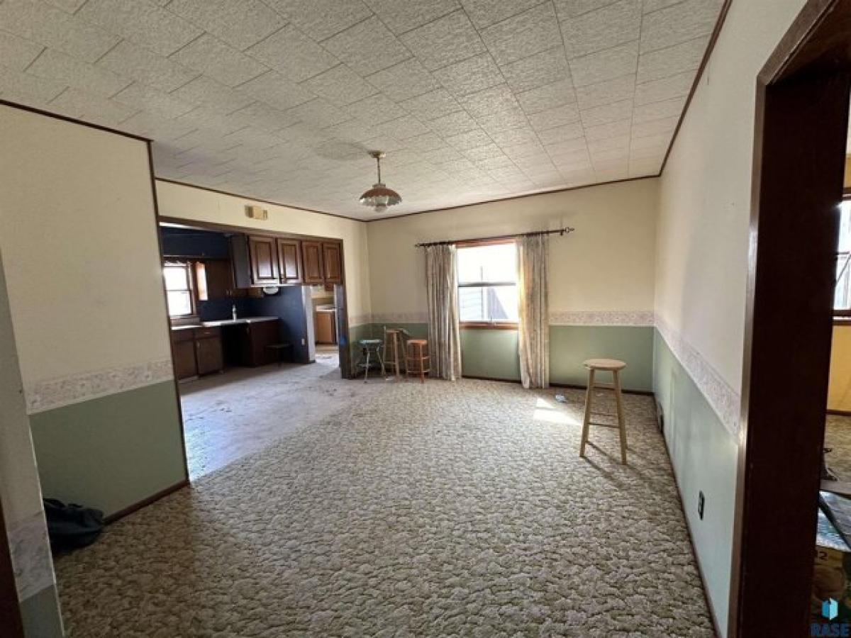 Picture of Home For Sale in Howard, South Dakota, United States