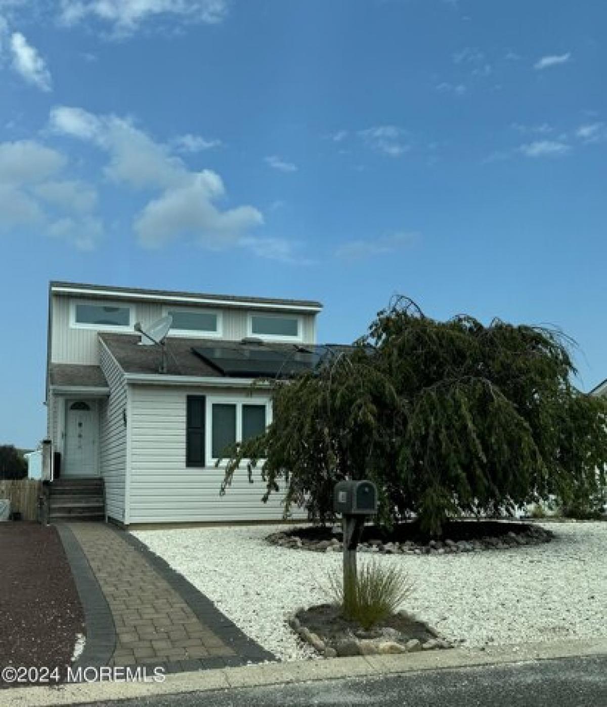 Picture of Home For Sale in Manahawkin, New Jersey, United States