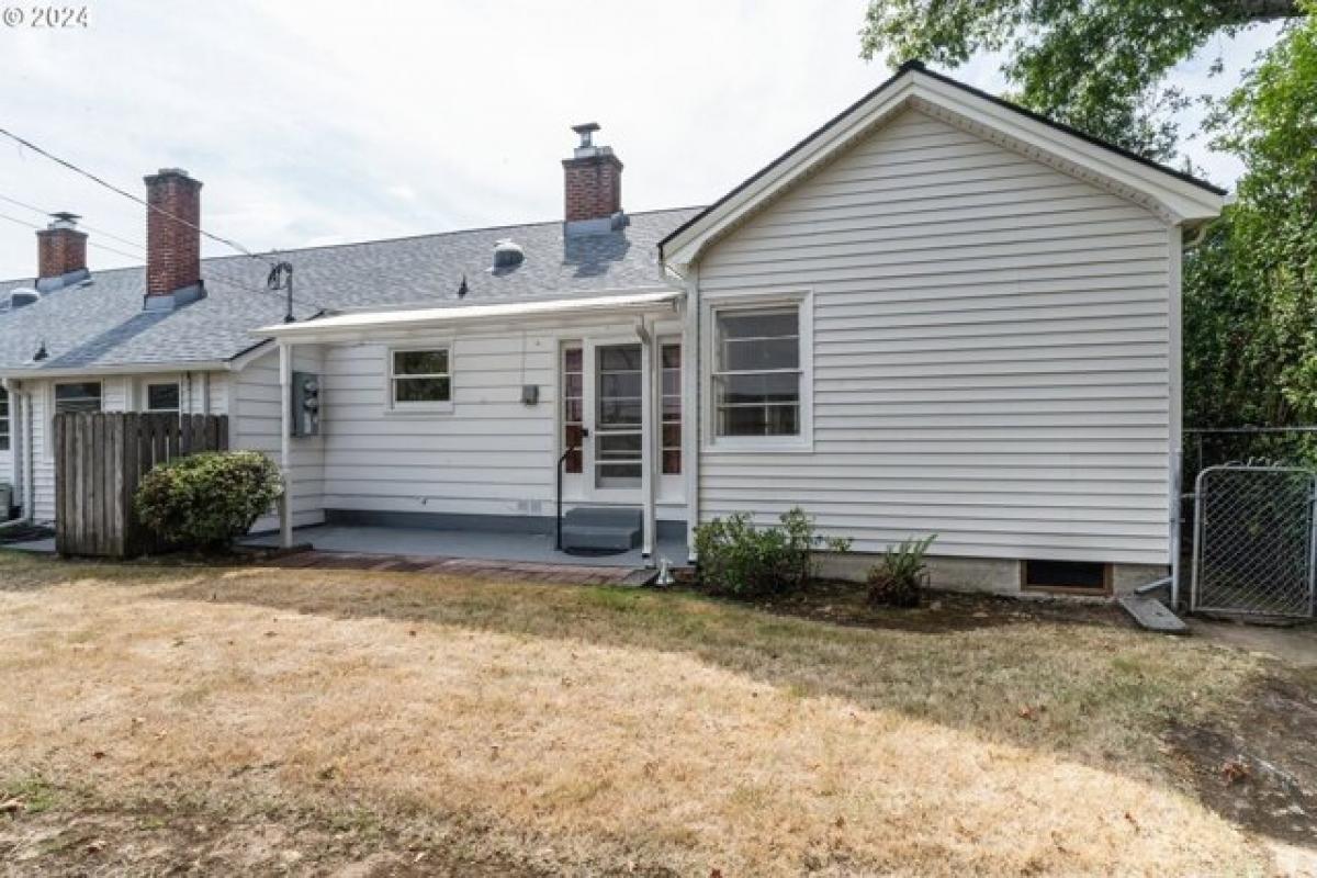 Picture of Home For Sale in Eugene, Oregon, United States