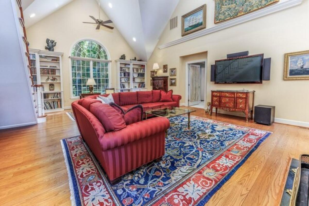 Picture of Home For Sale in Easton, Maryland, United States