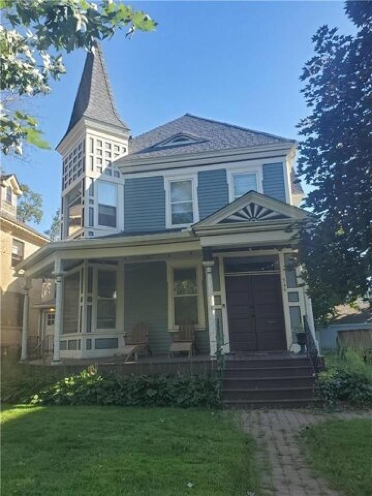 Picture of Home For Sale in Saint Paul, Minnesota, United States