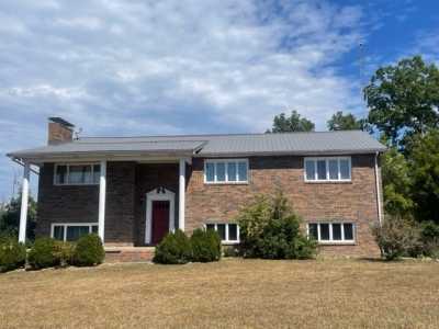 Home For Sale in Waynesboro, Tennessee