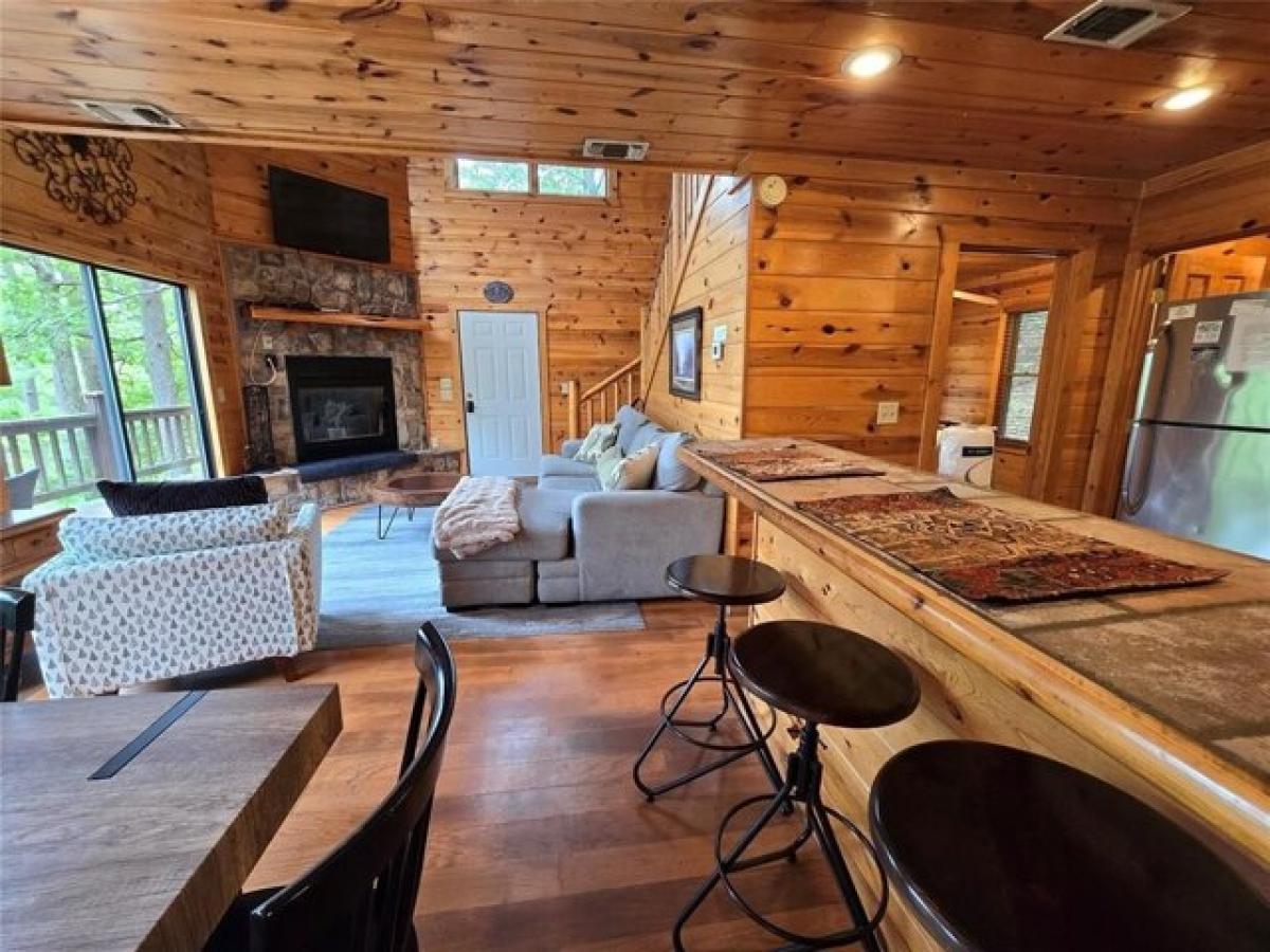 Picture of Home For Sale in Broken Bow, Oklahoma, United States