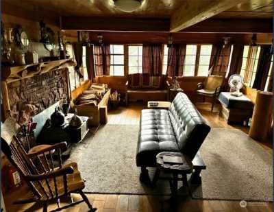 Home For Sale in Snoqualmie Pass, Washington