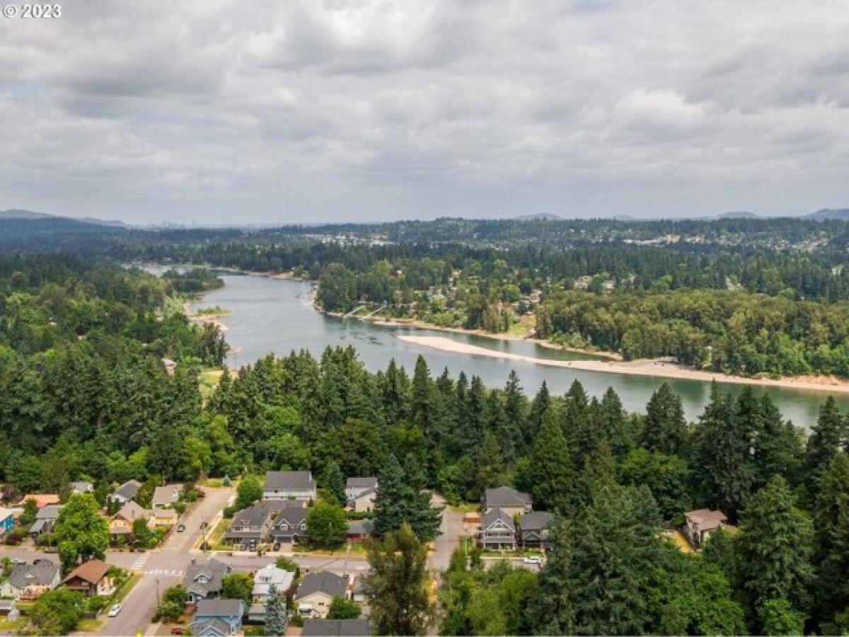 Picture of Residential Land For Sale in West Linn, Oregon, United States