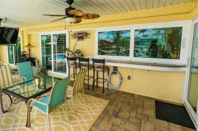 Home For Sale in Apollo Beach, Florida