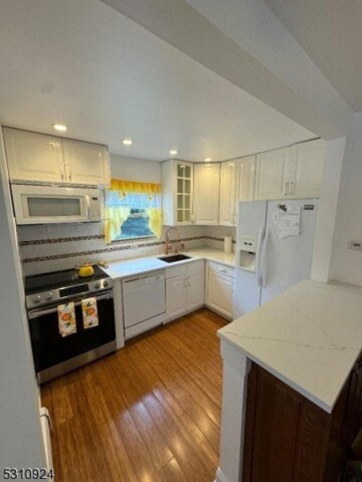 Picture of Home For Rent in Bloomingdale, New Jersey, United States