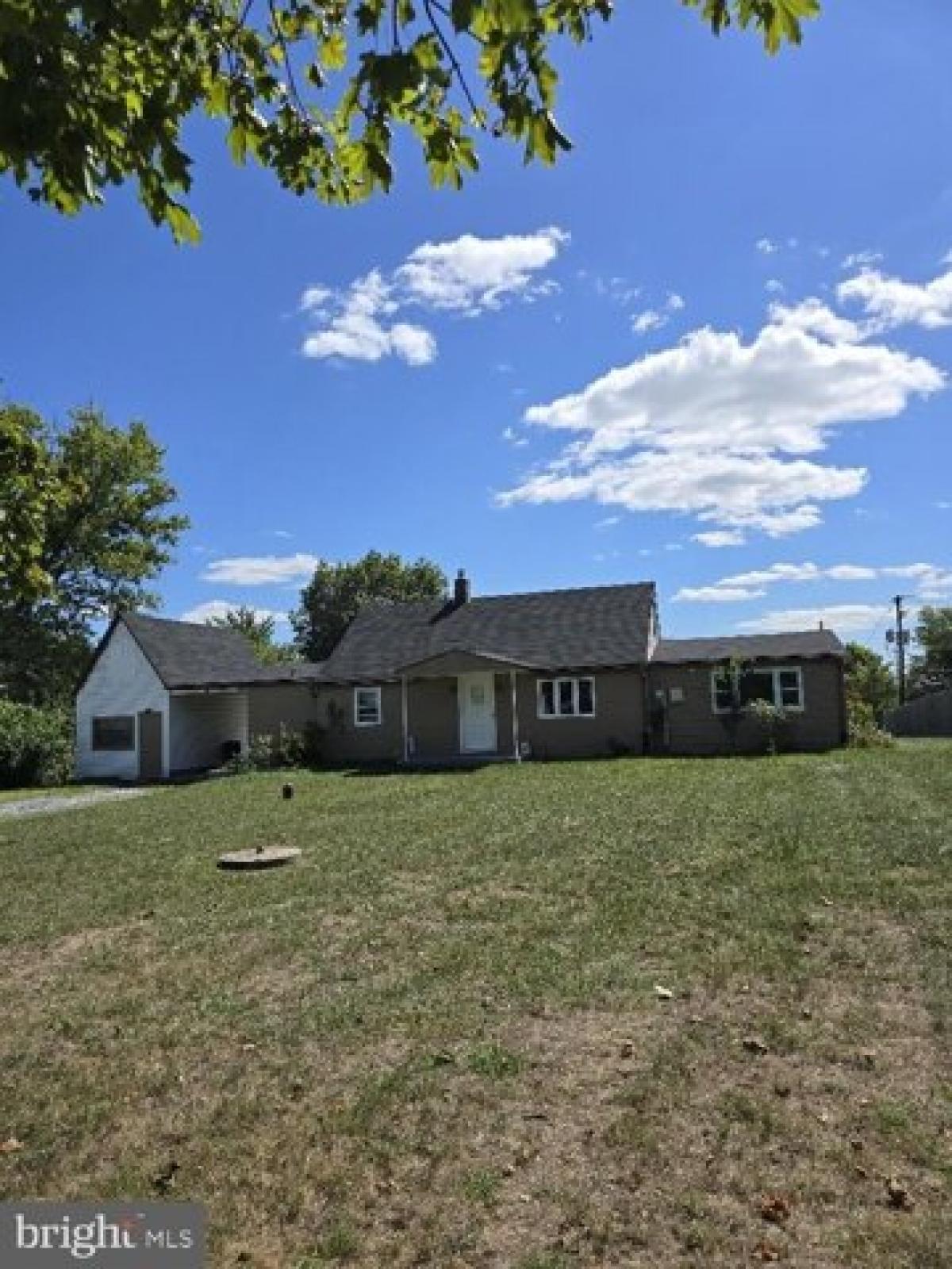 Picture of Home For Sale in Harrisburg, Pennsylvania, United States