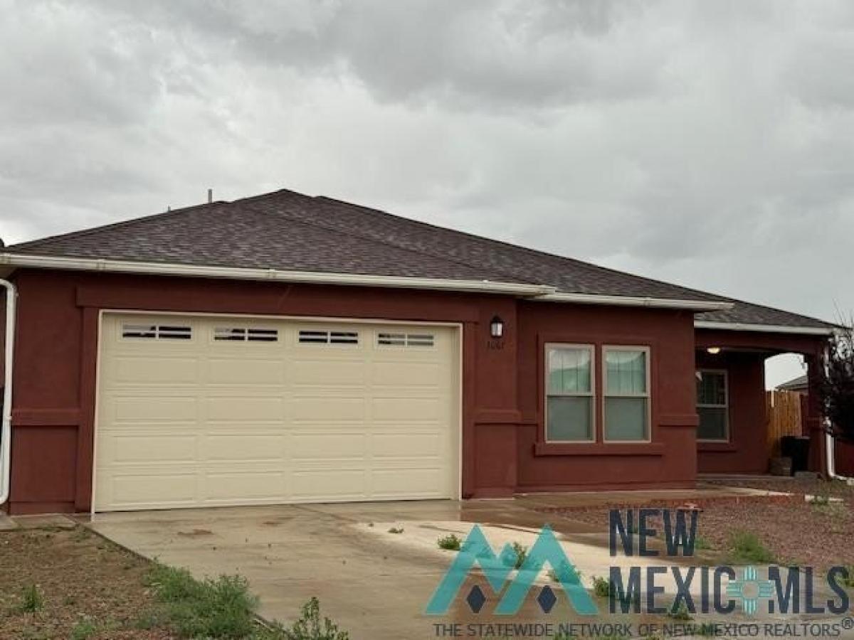 Picture of Home For Sale in Gallup, New Mexico, United States