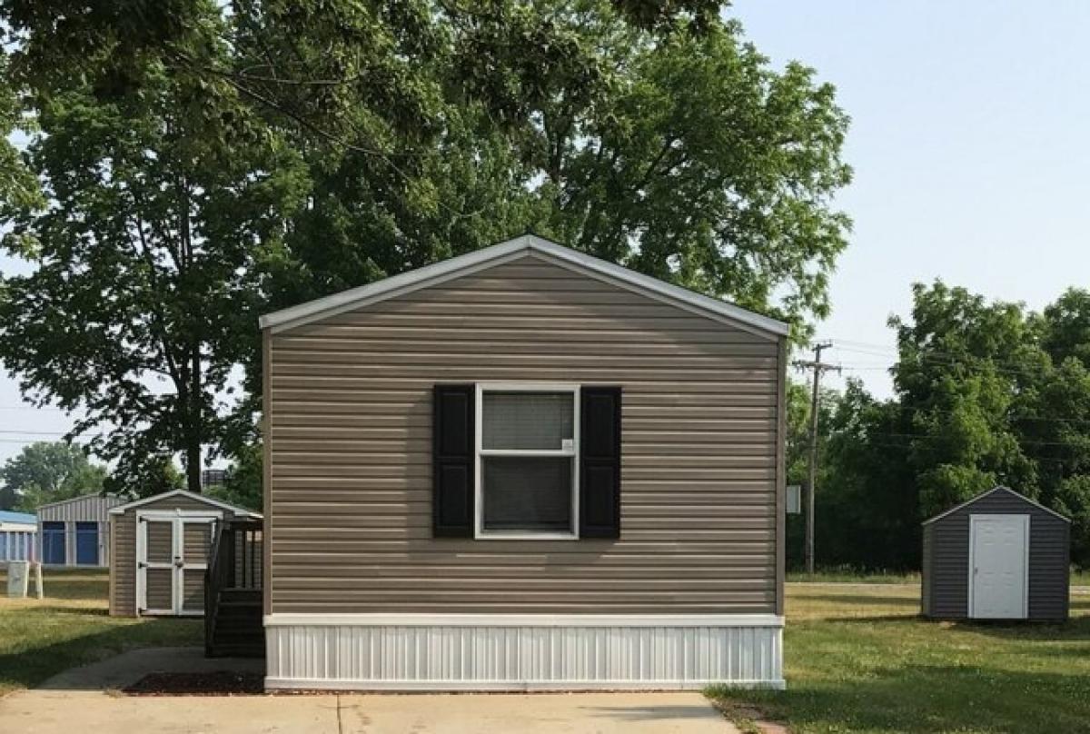 Picture of Home For Sale in Goshen, Indiana, United States