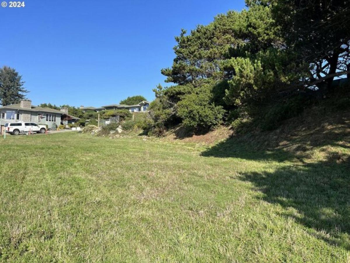 Picture of Residential Land For Sale in Brookings, Oregon, United States