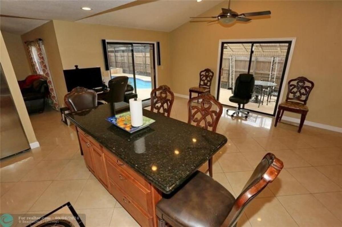 Picture of Home For Sale in Lauderhill, Florida, United States