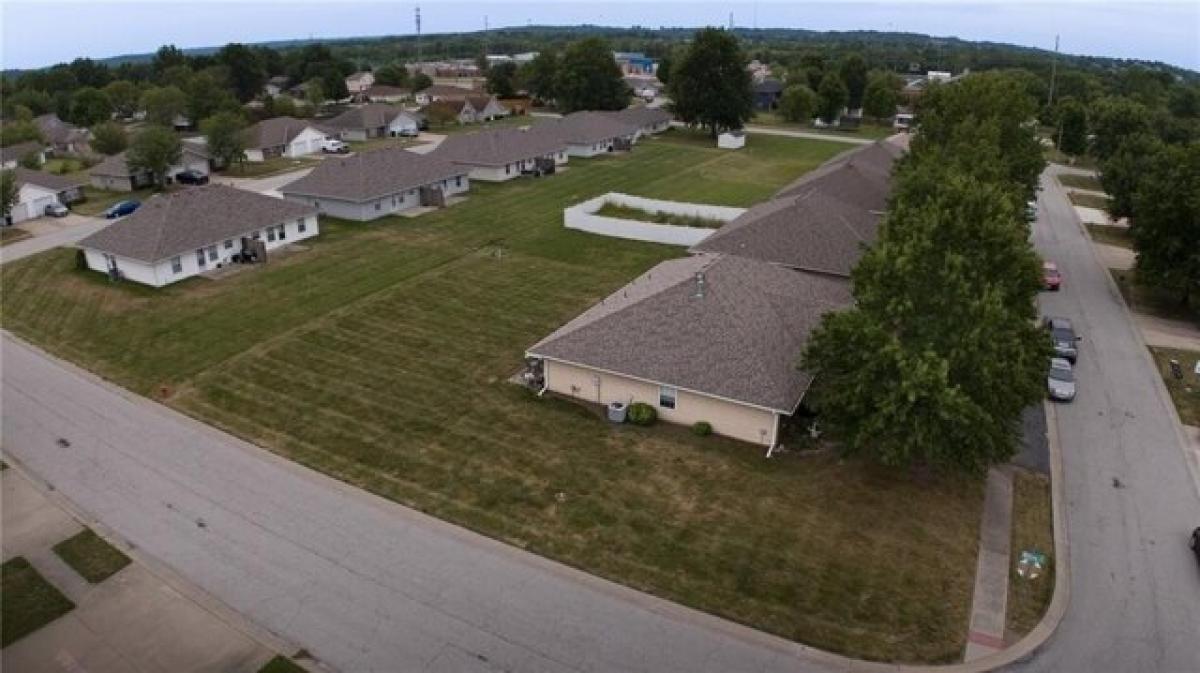 Picture of Home For Sale in Grain Valley, Missouri, United States