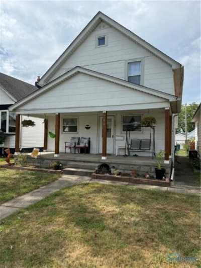 Home For Sale in Rossford, Ohio