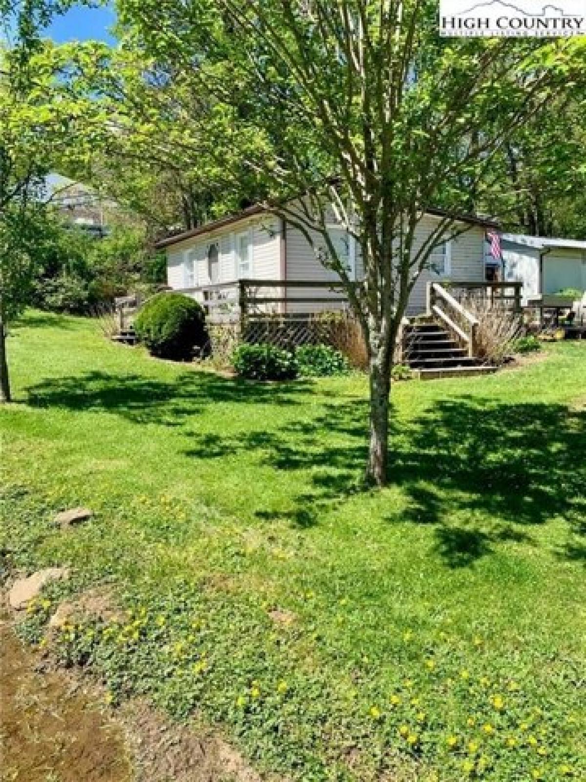 Picture of Home For Sale in Elk Park, North Carolina, United States