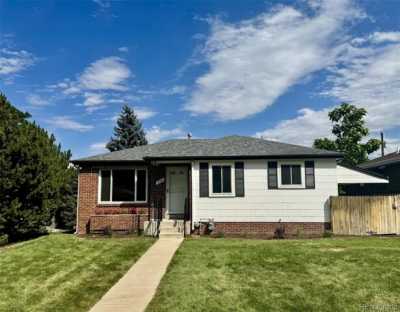 Home For Sale in Englewood, Colorado