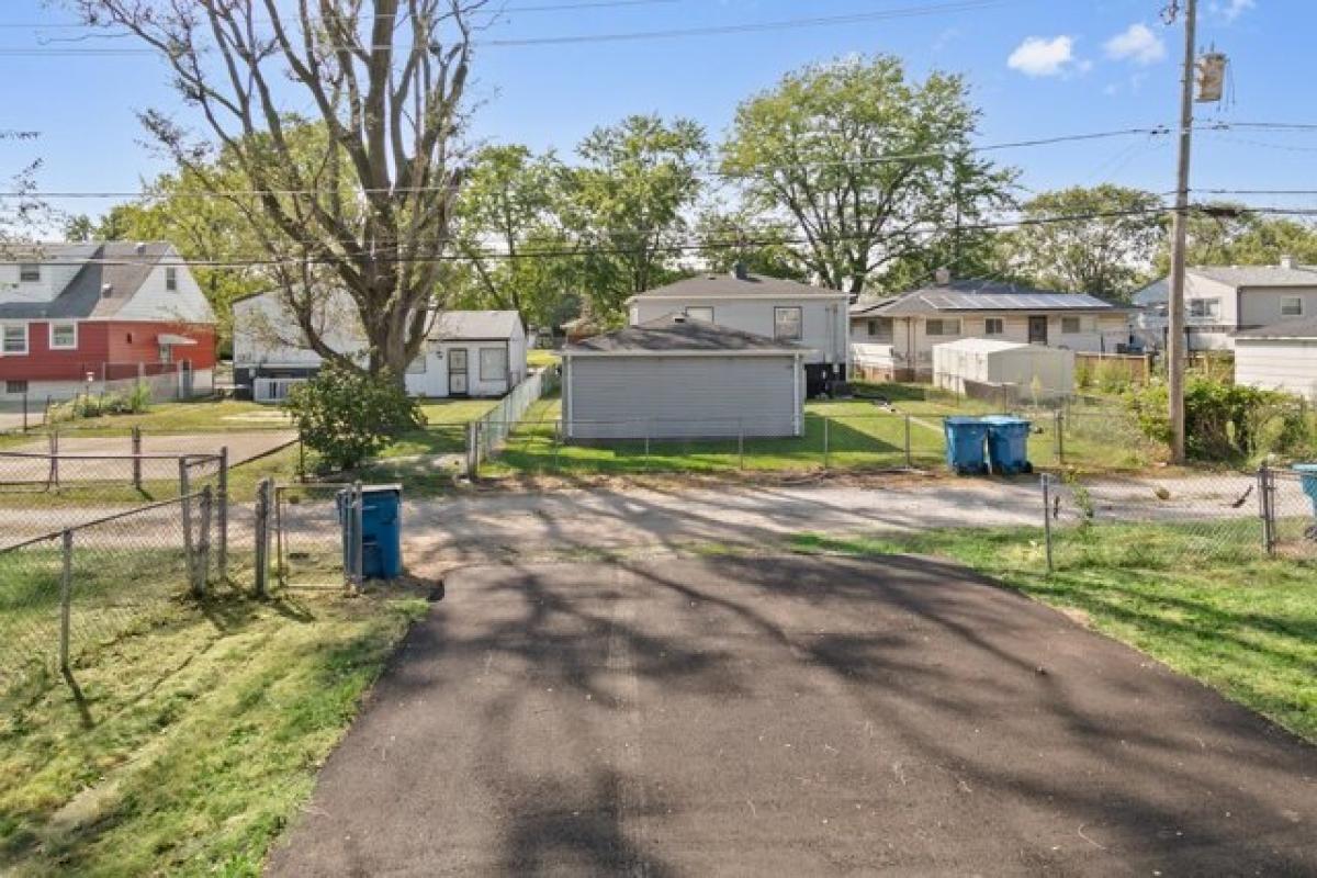 Picture of Home For Sale in Calumet City, Illinois, United States