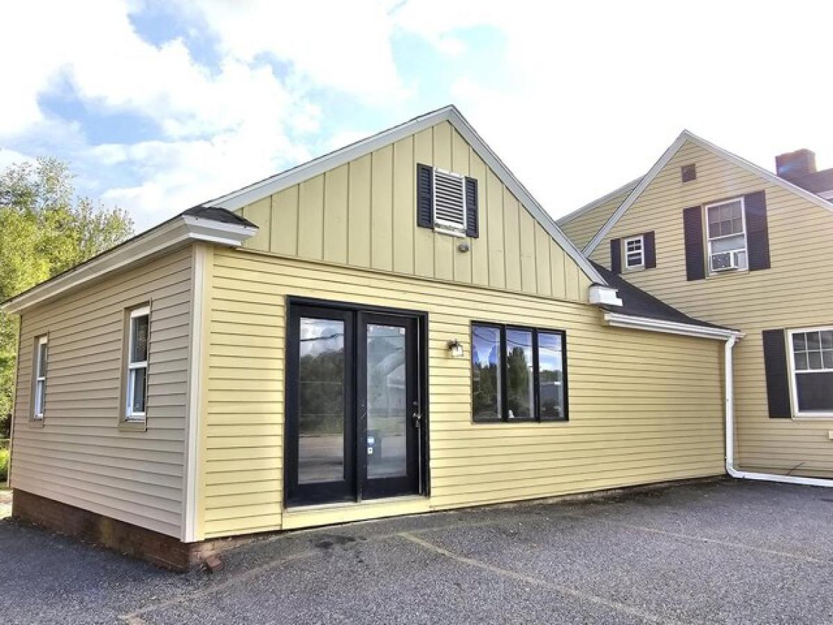 Picture of Home For Sale in Auburn, Maine, United States