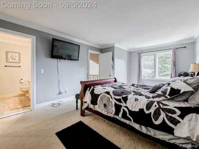 Home For Sale in Clinton Township, Michigan