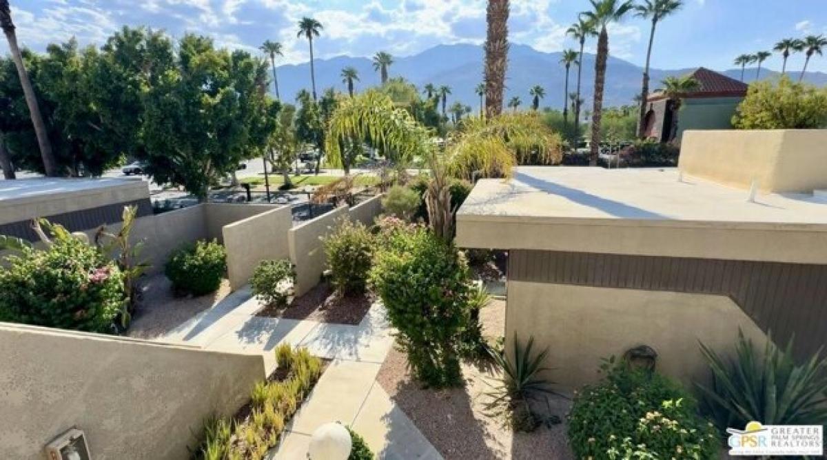 Picture of Home For Sale in Palm Springs, California, United States