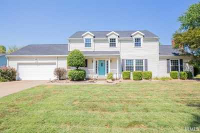 Home For Sale in Newburgh, Indiana