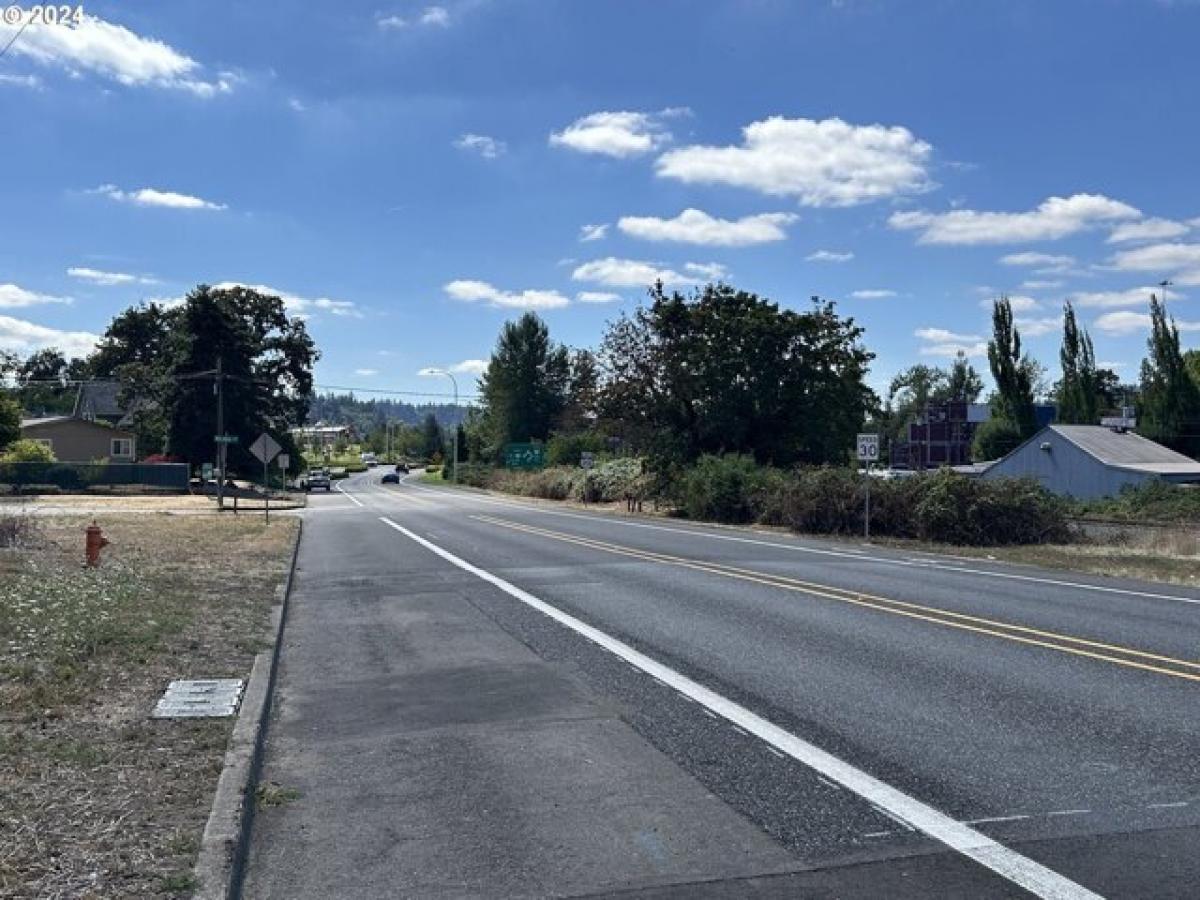 Picture of Residential Land For Sale in Oregon City, Oregon, United States