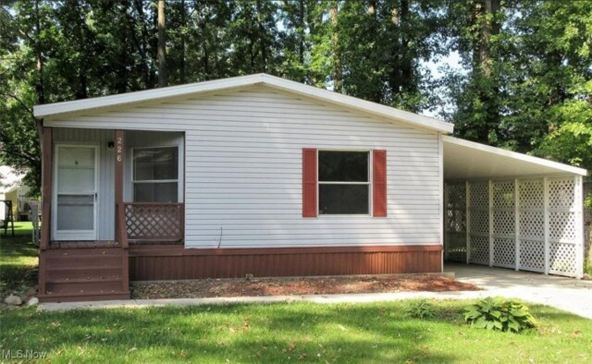 Picture of Home For Sale in Elyria, Ohio, United States