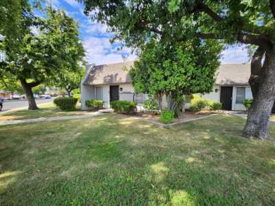 Home For Sale in Dinuba, California