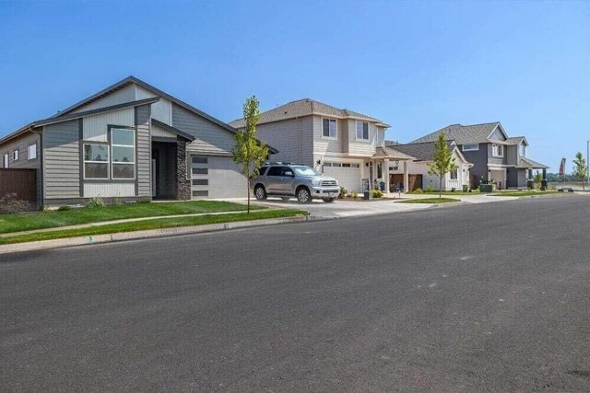 Picture of Home For Sale in Redmond, Oregon, United States