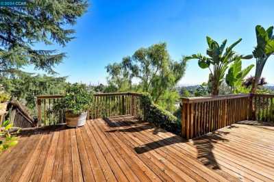 Home For Sale in Martinez, California